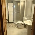 Vivienda Amplia Y Luminosa A Escasos Metros De La Playa De Cangas. *