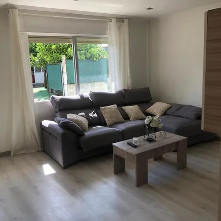 Apartmán Vivienda Amplia Y Luminosa A Escasos Metros De La Playa De Cangas.
