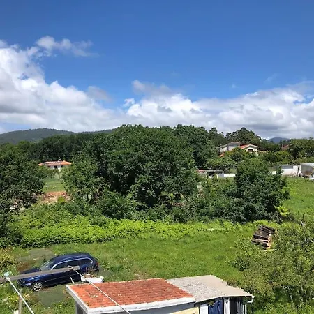 Vivienda Amplia Y Luminosa A Escasos Metros De La Playa De Cangas.
