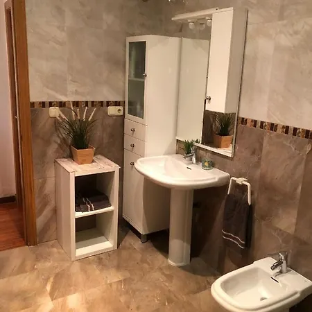 Vivienda Amplia Y Luminosa A Escasos Metros De La Playa De Cangas. Apartmán Cangas do Morrazo