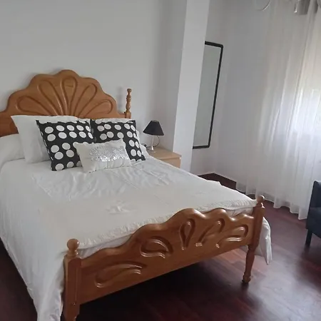 Vivienda Amplia Y Luminosa A Escasos Metros De La Playa De Cangas. * Cangas